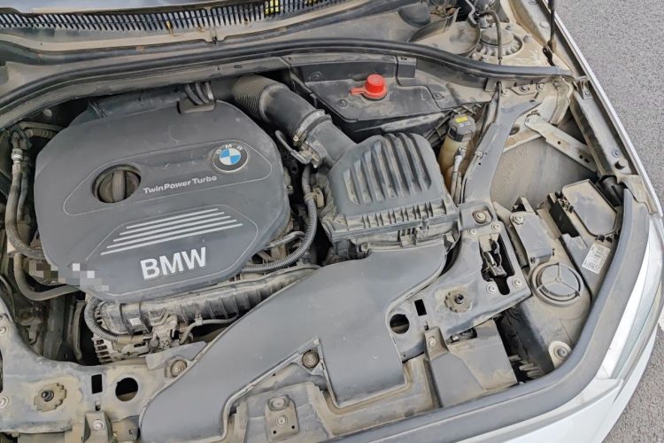 Used BMW 1 Series 2018 118i Fashion Model Engine Bay Left