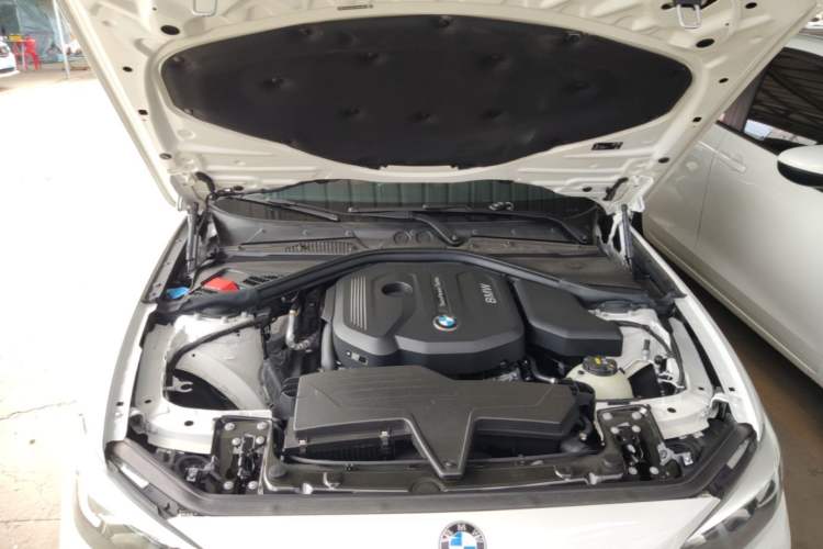 Used BMW 1 Series 2018 118i Leading Model Engine Bay