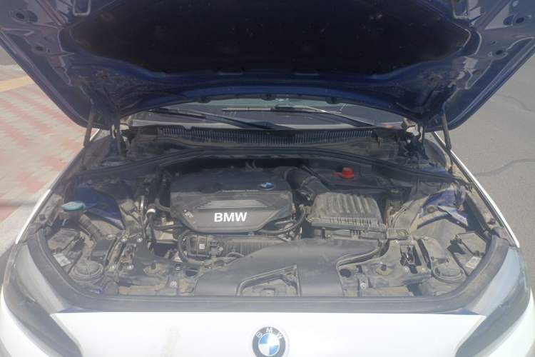 Used BMW 1 Series 2018 118i Fashion Model Engine Bay