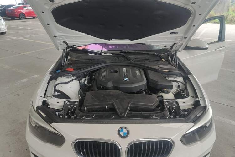 Used BMW 1 Series 2018 118i Leading Model Engine Bay