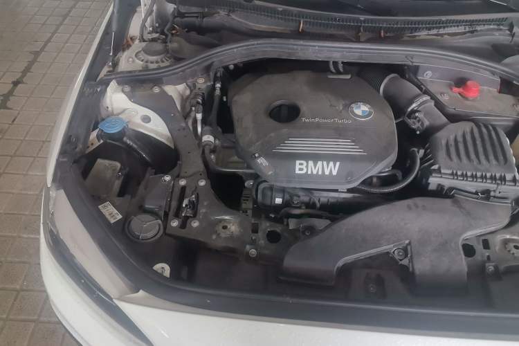 Used BMW 1 Series 2018 118i Fashion Model Engine Bay Right