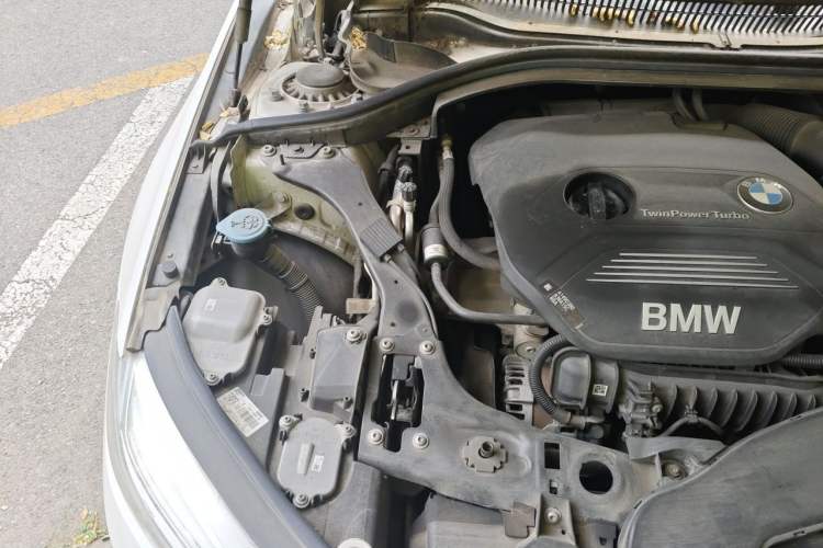 Used BMW 1 Series 2018 118i Sport Edition Engine Bay Right