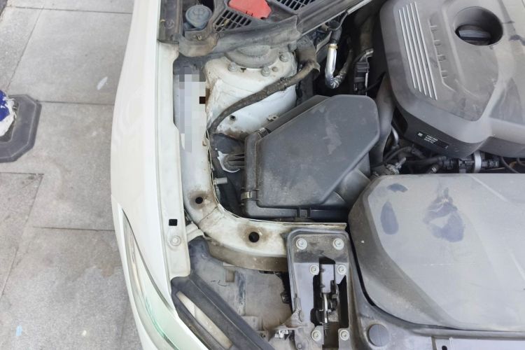 Used BMW 1 Series 2018 120i M Sport Package Engine Bay Right