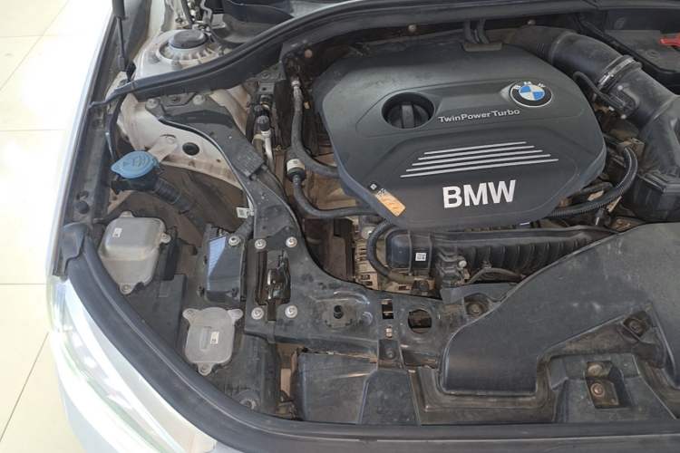 Used BMW 1 Series 2018 118i Sport Edition Engine Bay Right