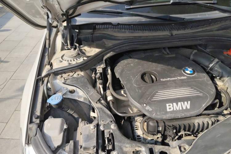 Used BMW 1 Series 2018 118i Sport Edition Engine Bay Right