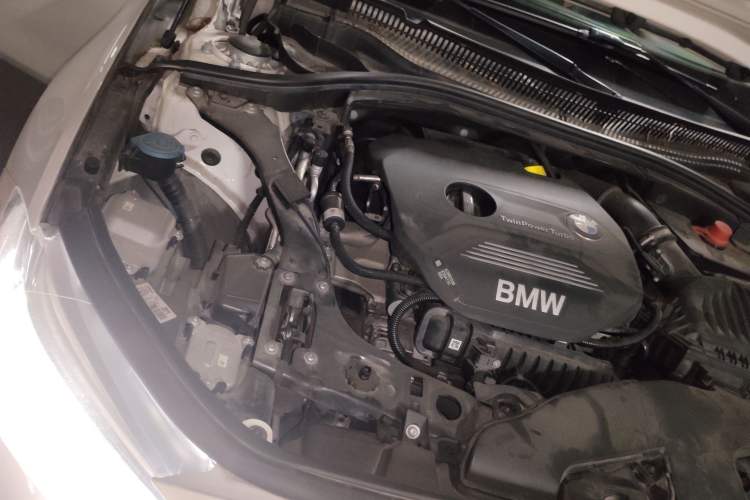 Used BMW 1 Series 2018 118i Sport Edition Engine Bay Right