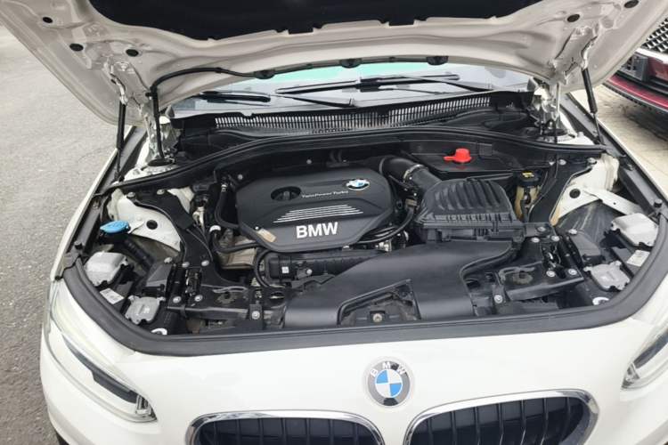 Used BMW 1 Series 2018 118i Sport Edition Engine Bay Right