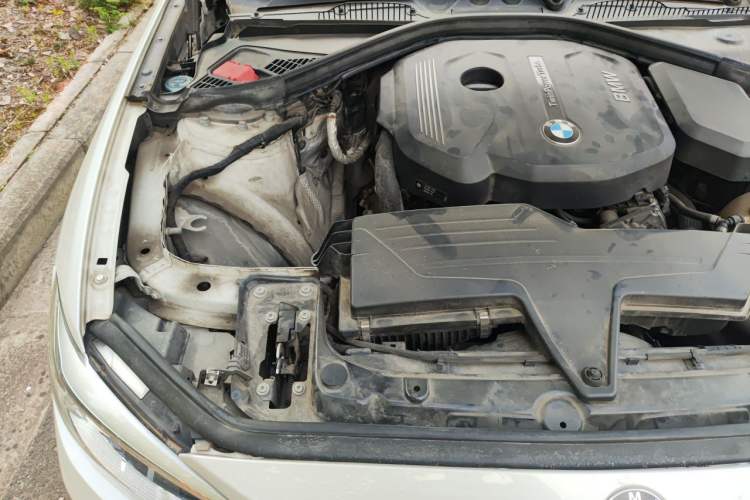 Used BMW 1 Series 2018 118i Sport Design Package Engine Bay Right