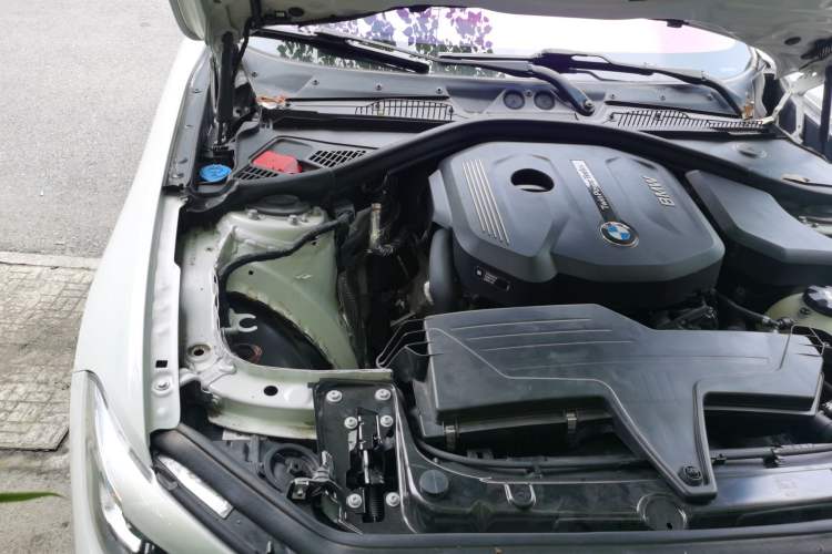 Used BMW 1 Series 2018 118i Leading Model Engine Bay Right