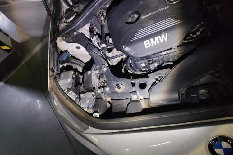 Used BMW 1 Series 2018 118i Sport Edition Engine Bay Right