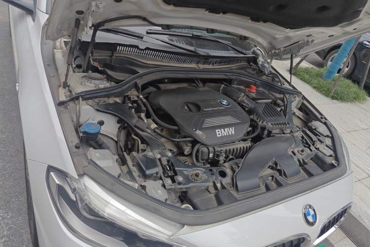 Used BMW 1 Series 2018 118i Sport Edition Engine Bay Right