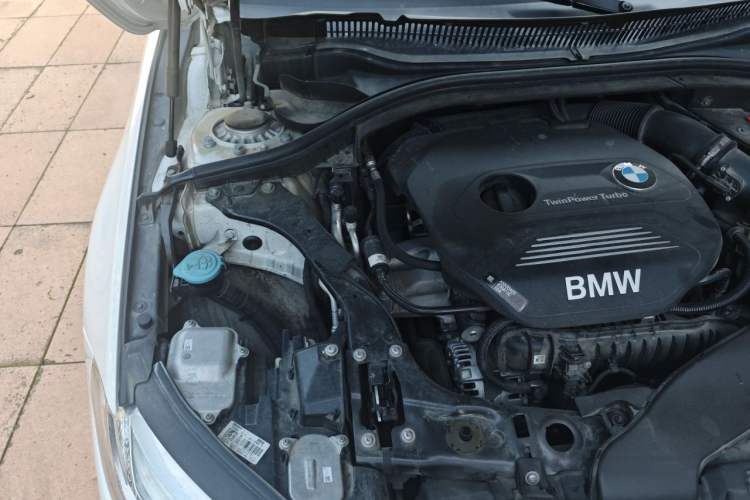 Used BMW 1 Series 2018 118i Sport Edition Engine Bay Right