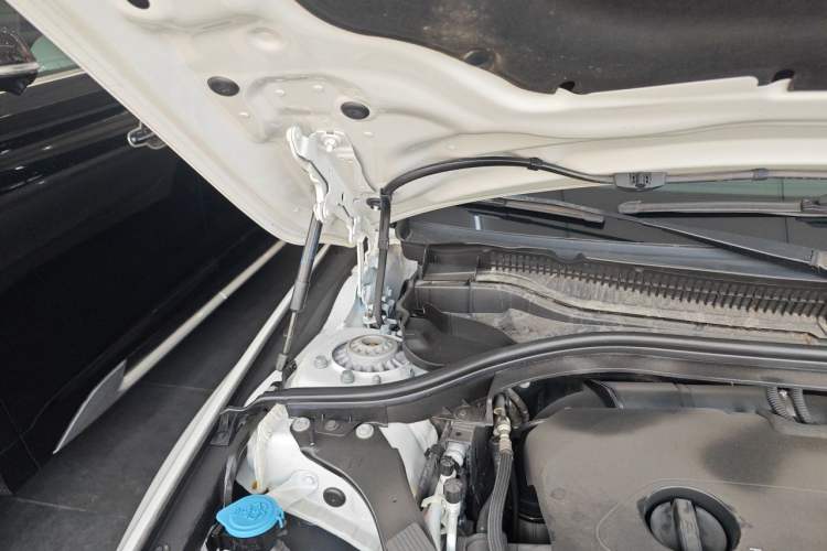 Used BMW 1 Series 2018 118i Sport Edition Engine Bay Right