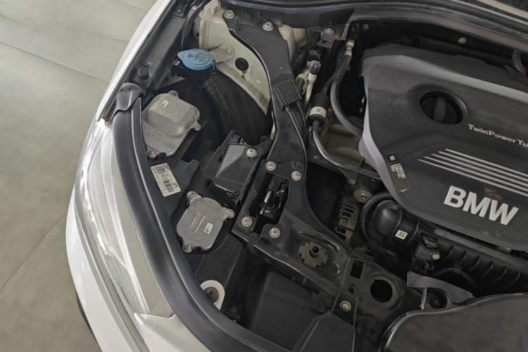 Used BMW 1 Series 2018 118i Sport Edition Engine Bay Right