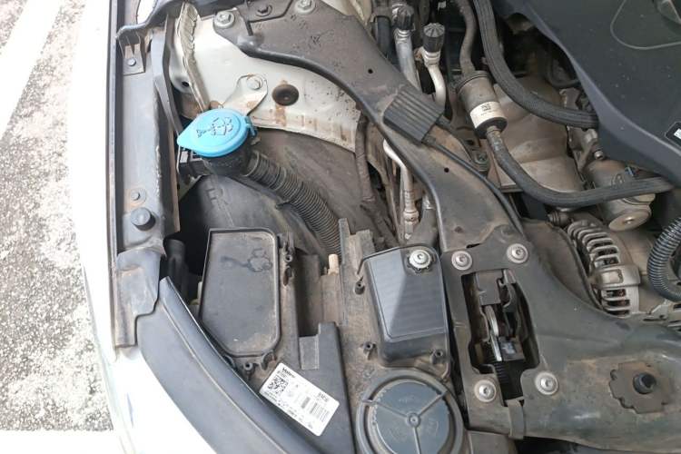 Used BMW 1 Series 2018 118i Fashion Model Engine Bay Right