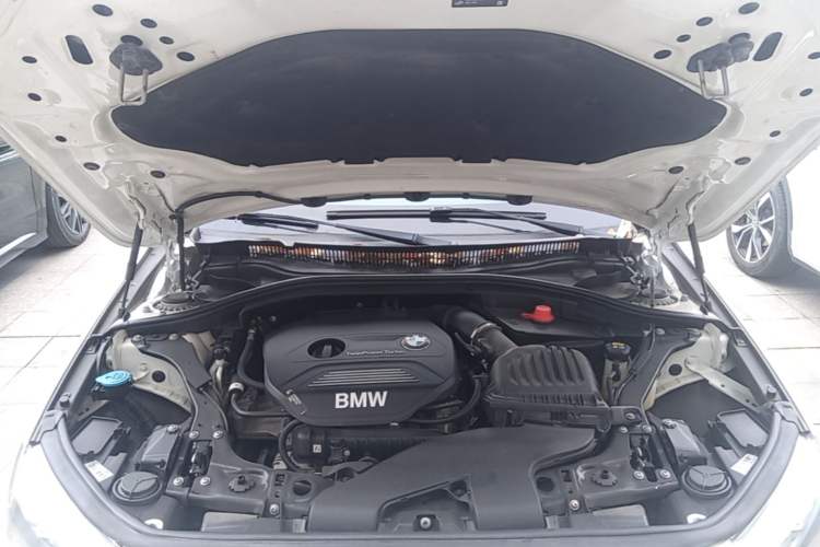Used BMW 1 Series 2018 118i Fashion Model Engine Bay