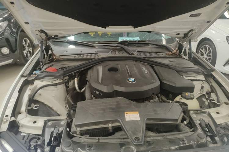 Used BMW 1 Series 2018 118i Leading Model Engine Bay