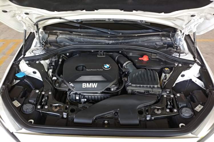 Used BMW 1 Series 2018 118i Fashion Model Engine Bay
