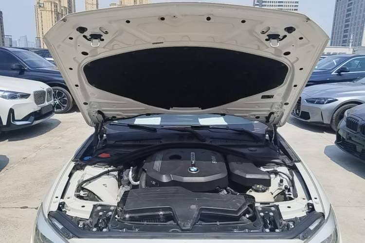 Used BMW 1 Series 2018 118i Leading Model Engine Bay