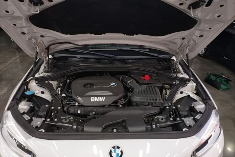 Used BMW 1 Series 2018 120i Design Package Model Engine Bay