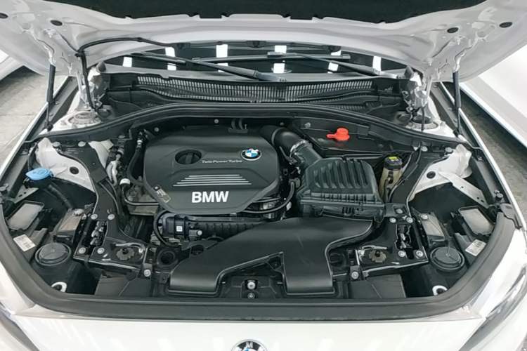 Used BMW 1 Series 2018 118i Fashion Model Engine Bay