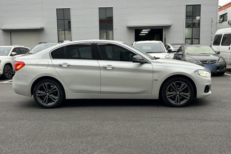 Used BMW 1 Series 2018 118i Sport Edition Exterior 1