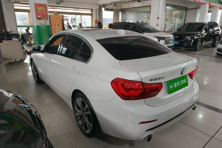 Used BMW 1 Series 2018 120i Design Package Model Exterior 2
