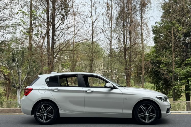 Used BMW 1 Series 2018 118i Sport Design Package Exterior 2