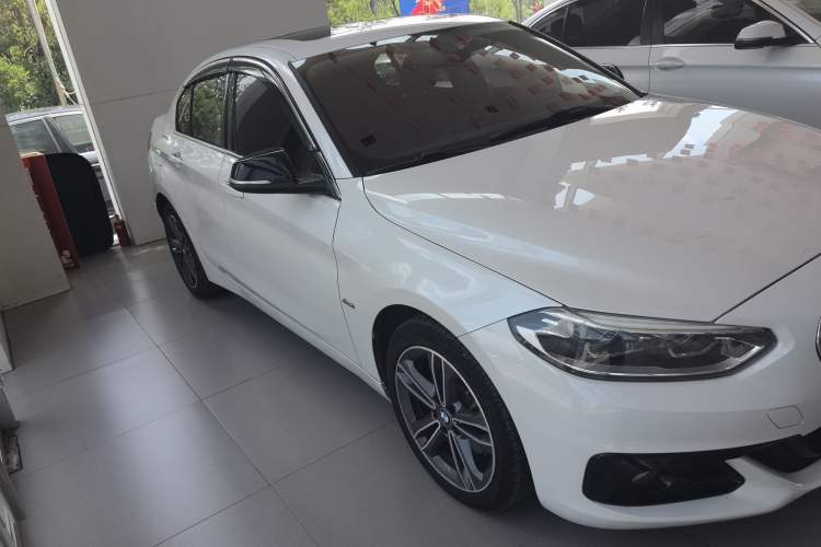 Used BMW 1 Series 2018 118i Sport Edition Exterior 2
