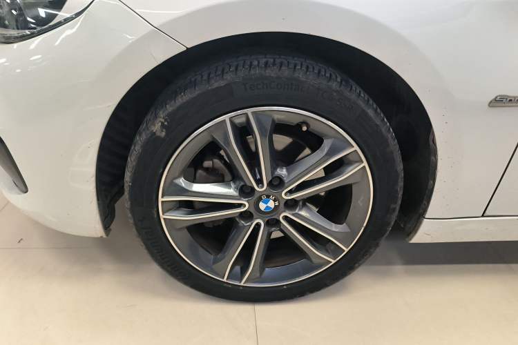Used BMW 1 Series 2018 118i Sport Edition Exterior 2