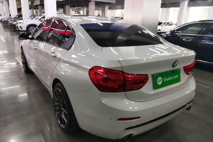Used BMW 1 Series 2018 120i Design Package Model Exterior 2