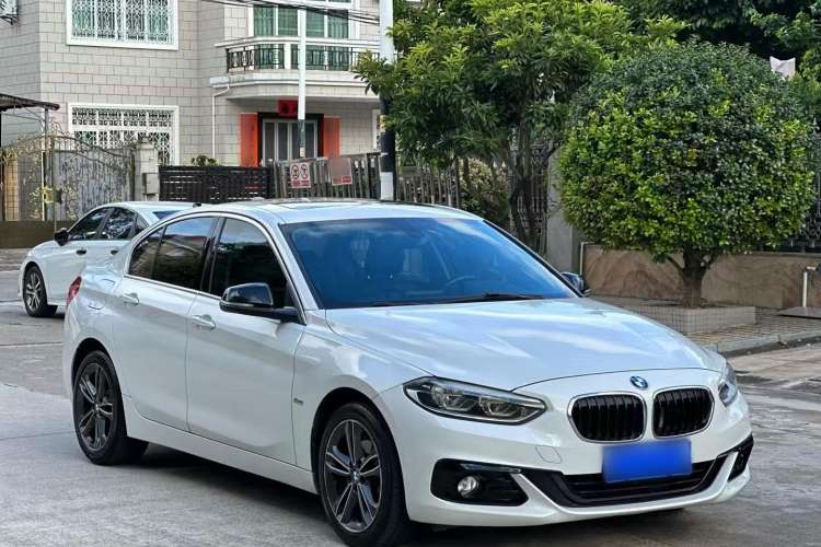 Used BMW 1 Series 2018 118i Sport Edition Exterior 2