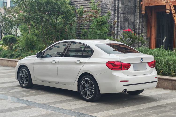Used BMW 1 Series 2018 Facelifted 118i Sport Edition Exterior 3