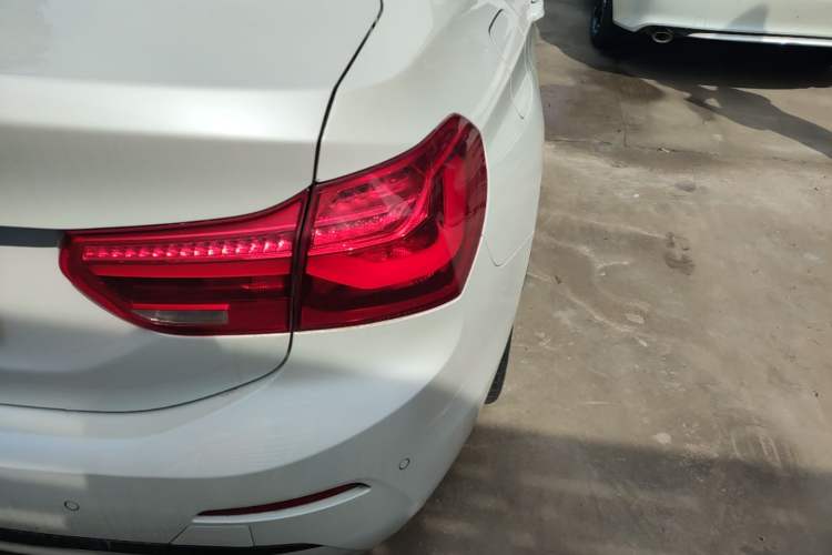 Used BMW 1 Series 2018 Facelifted 118i Sport Edition Exterior 3