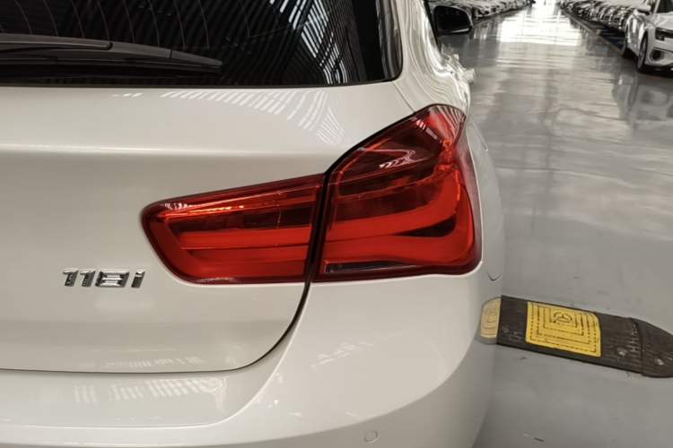 Used BMW 1 Series 2018 118i Leading Model Exterior 3