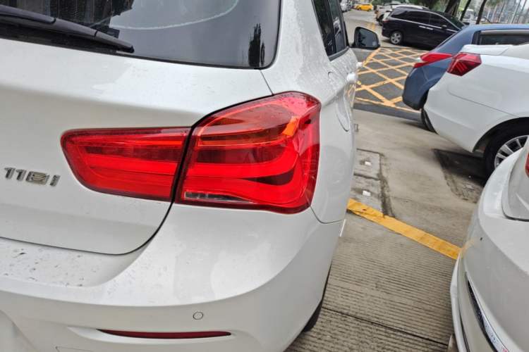Used BMW 1 Series 2018 118i Leading Model Exterior 3