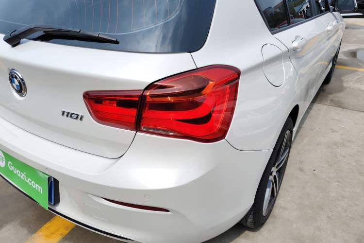 Used BMW 1 Series 2018 118i Sport Design Package Exterior 3