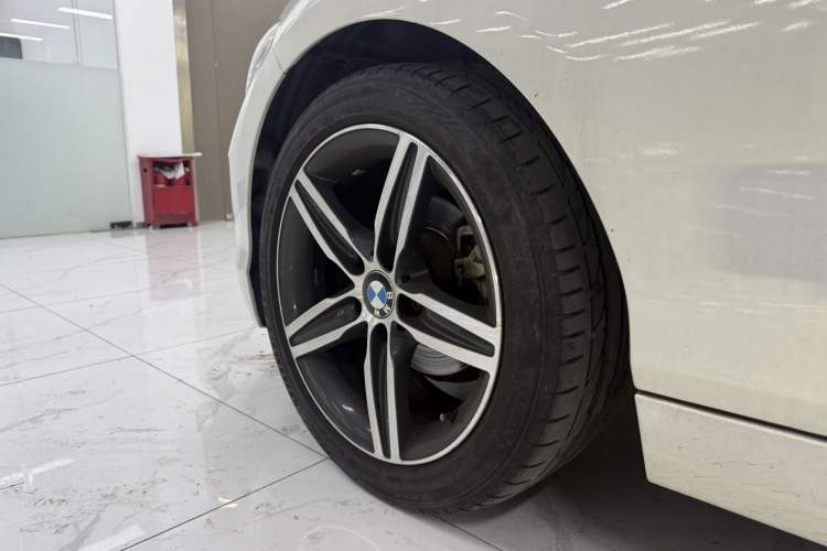 Used BMW 1 Series 2018 118i Sport Design Package Exterior 3