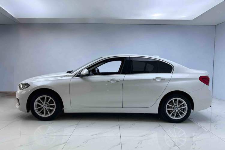 Used BMW 1 Series 2018 Revised 118i Fashion Edition Exterior 3