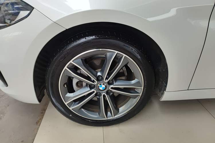 Used BMW 1 Series 2018 Facelifted 118i Sport Edition Exterior 3