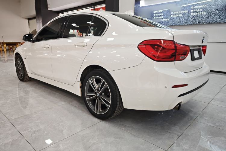 Used BMW 1 Series 2018 118i Sport Edition Exterior 3