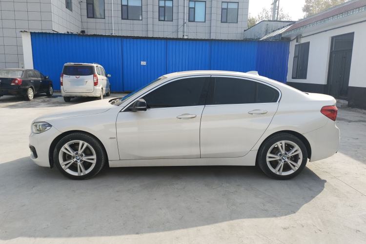 Used BMW 1 Series 2018 118i Design Package Edition Exterior 3
