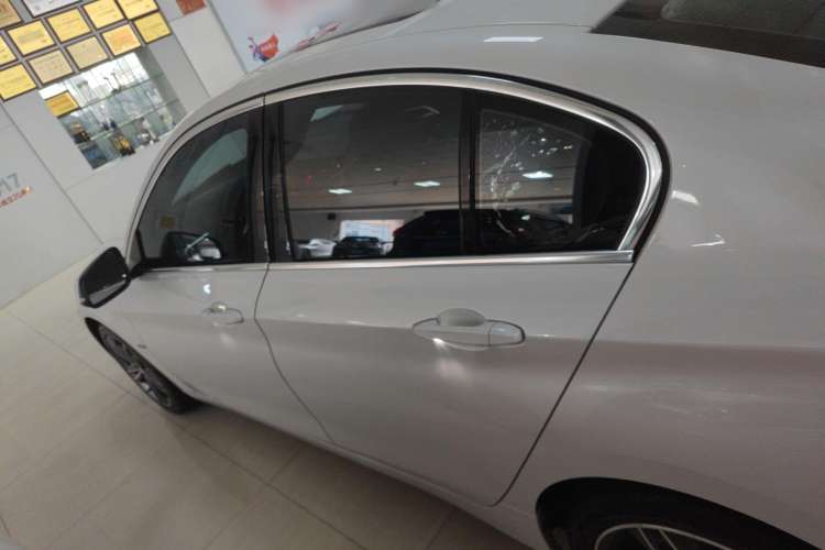 Used BMW 1 Series 2018 118i Sport Edition Exterior 3