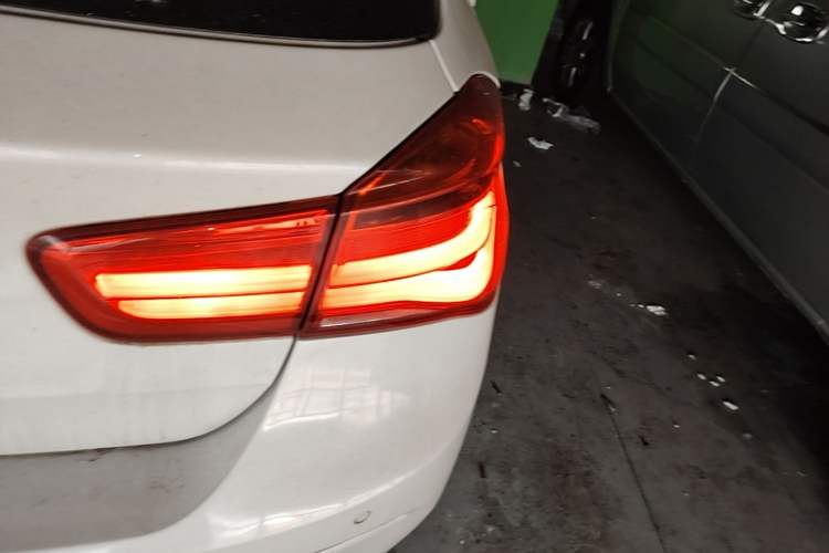 Used BMW 1 Series 2018 118i Leading Model Exterior 3