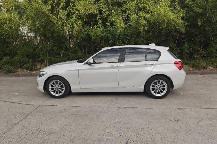 Used BMW 1 Series 2018 118i Leading Model Exterior 3