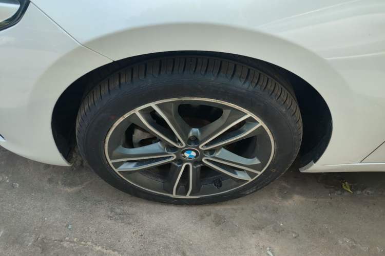 Used BMW 1 Series 2018 Facelifted 118i Sport Edition Exterior 4