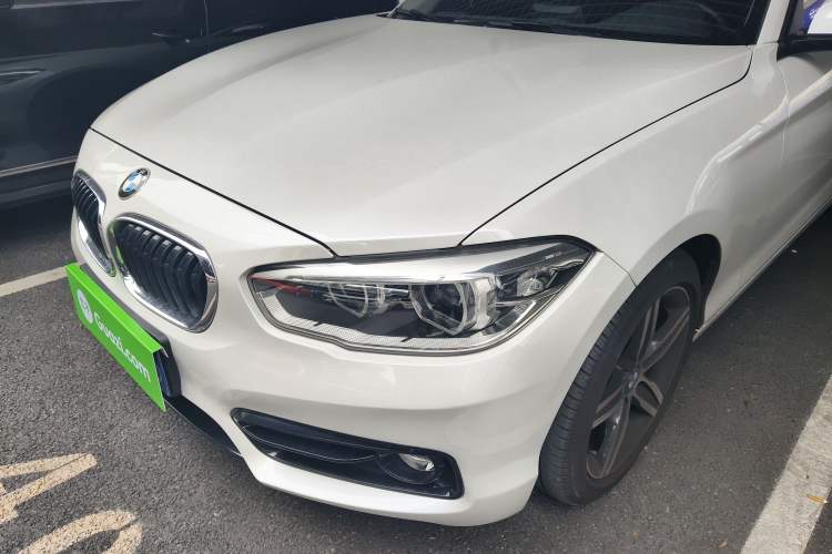 Used BMW 1 Series 2018 118i Sport Design Package Exterior 4