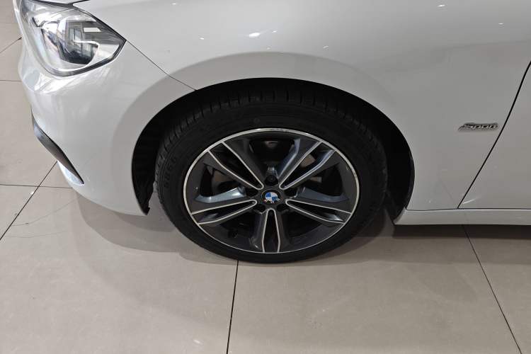 Used BMW 1 Series 2018 118i Sport Edition Exterior 4
