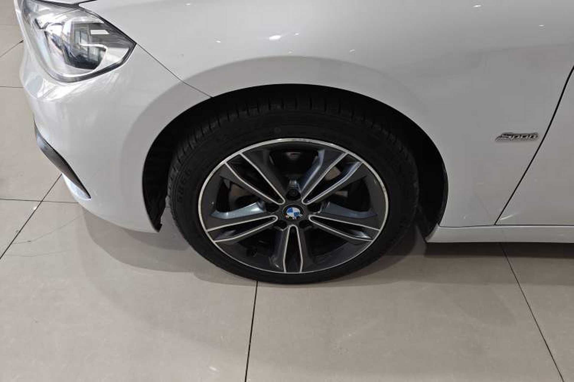 Used BMW 1 Series 2018 118i Sport Edition Exterior 4