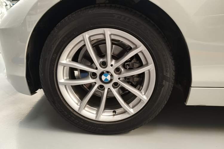 Used BMW 1 Series 2018 118i Leading Model Exterior 4
